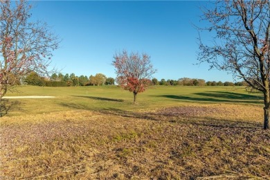 Immaculate golf home located on the 9th fairway in Colonial on Colonial Heritage Golf Club in Virginia - for sale on GolfHomes.com, golf home, golf lot