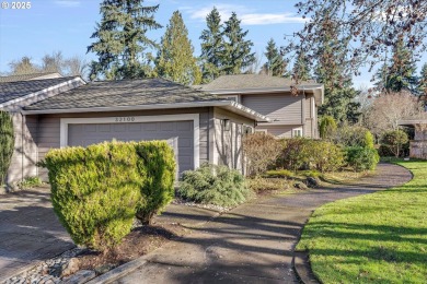 Beautiful updated townhome in the lovely Charbonneau community on Charbonneau Golf Club in Oregon - for sale on GolfHomes.com, golf home, golf lot