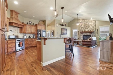 Beautiful Custom Single-Level Home in Highly Desired Carriage on Hunters Point Golf Club in Idaho - for sale on GolfHomes.com, golf home, golf lot