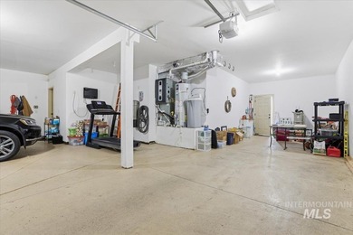 Beautiful Custom Single-Level Home in Highly Desired Carriage on Hunters Point Golf Club in ID - for sale on GolfHomes.com, golf home, golf lot