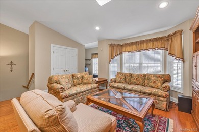 Welcome to this move in ready 2 bedroom, 2 full bath residence on The Greens At Half Hollow in New York - for sale on GolfHomes.com, golf home, golf lot