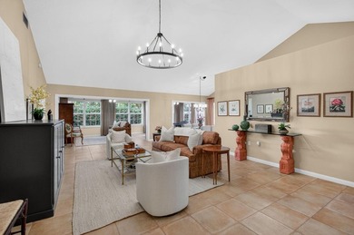 Lovely well maintained home in the heart of West Palm Beach! on Bear Lakes Country Club in Florida - for sale on GolfHomes.com, golf home, golf lot