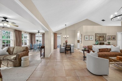 Lovely well maintained home in the heart of West Palm Beach! on Bear Lakes Country Club in Florida - for sale on GolfHomes.com, golf home, golf lot