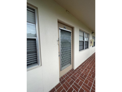 WELCOME HOME TO YOUR 2/2 TURNKEY, COMPLETELY RENOVATED on Wynmoor Golf Course in Florida - for sale on GolfHomes.com, golf home, golf lot