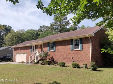 Room To Grow In! Loads of Living Space in this Brick Home with on River Bend Golf and Country Club in North Carolina - for sale on GolfHomes.com, golf home, golf lot
