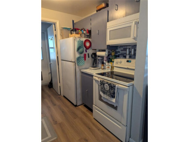 Perfect starter home, retirement home or Investment opportunity on Oak Hills Country Club in Florida - for sale on GolfHomes.com, golf home, golf lot