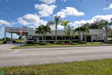 This 2 bedroom, 1.5 bath unit boasts lake and garden views in a on Southwinds Golf Course in Florida - for sale on GolfHomes.com, golf home, golf lot