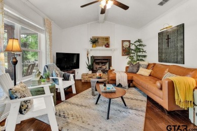 Welcome to this charming 1407 square foot, 3 bedroom, 2 bath on Hide-A-Way Lake Golf Course in Texas - for sale on GolfHomes.com, golf home, golf lot
