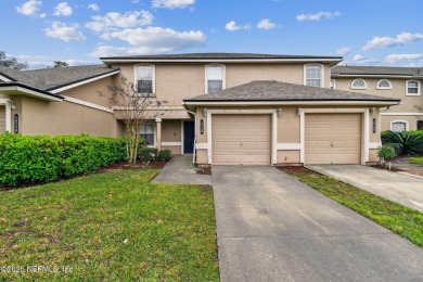 Fantastic opportunity in Fleming Island! This spacious 3-bedroom on Golf Club At Fleming Island in Florida - for sale on GolfHomes.com, golf home, golf lot