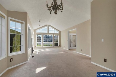 Accepted Offer with Contingencies. Golf Course Living in Keizer! on McNary Golf Club in Oregon - for sale on GolfHomes.com, golf home, golf lot