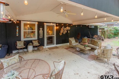 Welcome to this charming 1407 square foot, 3 bedroom, 2 bath on Hide-A-Way Lake Golf Course in Texas - for sale on GolfHomes.com, golf home, golf lot