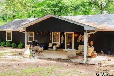 Welcome to this charming 1407 square foot, 3 bedroom, 2 bath on Hide-A-Way Lake Golf Course in Texas - for sale on GolfHomes.com, golf home, golf lot