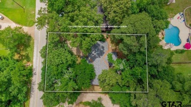 Welcome to this charming 1407 square foot, 3 bedroom, 2 bath on Hide-A-Way Lake Golf Course in Texas - for sale on GolfHomes.com, golf home, golf lot