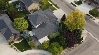Welcome home to this beautiful 4-bedroom, 2.5-bath, two-story on Hunters Point Golf Club in Idaho - for sale on GolfHomes.com, golf home, golf lot