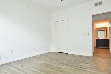 Great opportunity to own a beautifully maintained 2-bedroom on MetroWest Golf Club in Florida - for sale on GolfHomes.com, golf home, golf lot