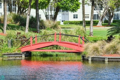 Lovely 2-Bed, 2-Bath Turnkey Home - Just Bring Your Toothbrush!
 on Wynmoor Golf Course in Florida - for sale on GolfHomes.com, golf home, golf lot