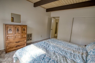 Welcome to this charming lower-level condo in the desirable on Pinetop Lakes Golf and Country Club in Arizona - for sale on GolfHomes.com, golf home, golf lot