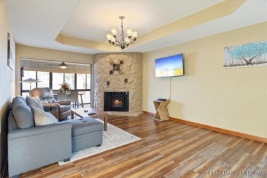 Location! Location!  Welcome to this 2 bed/ 2 bath condo located on Seasons Ridge At Four Seasons in Missouri - for sale on GolfHomes.com, golf home, golf lot
