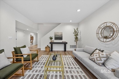 Fresh updates, geothermal community pool, & an amazing location on Warm Springs Golf Club in Idaho - for sale on GolfHomes.com, golf home, golf lot