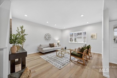 Fresh updates, geothermal community pool, & an amazing location on Warm Springs Golf Club in Idaho - for sale on GolfHomes.com, golf home, golf lot