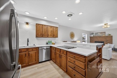 Fresh updates, geothermal community pool, & an amazing location on Warm Springs Golf Club in Idaho - for sale on GolfHomes.com, golf home, golf lot