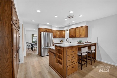 Fresh updates, geothermal community pool, & an amazing location on Warm Springs Golf Club in Idaho - for sale on GolfHomes.com, golf home, golf lot