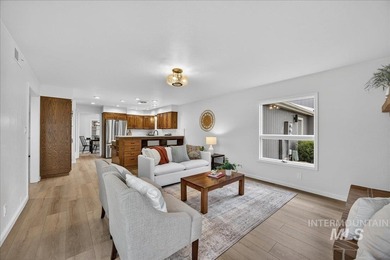 Fresh updates, geothermal community pool, & an amazing location on Warm Springs Golf Club in Idaho - for sale on GolfHomes.com, golf home, golf lot