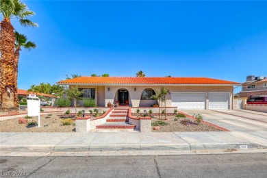 Spectacular, remodeled and modern golf course neighborhood home! on Boulder City Municipal Golf Course in Nevada - for sale on GolfHomes.com, golf home, golf lot