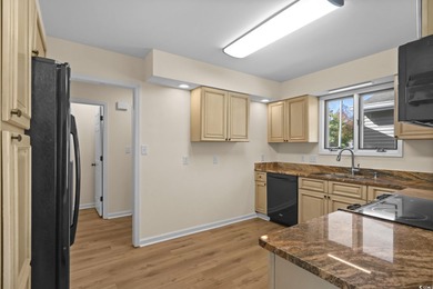 Beautifully updated 2-bedroom, 2-bath home in the desirable on Island Green Golf Club in South Carolina - for sale on GolfHomes.com, golf home, golf lot