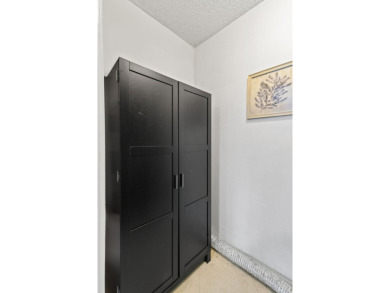 THE LOWEST PRICED GROUND FLOOR UNIT IN DUNBAR WOODS! UPDATED AND on PGA National Golf Club in Florida - for sale on GolfHomes.com, golf home, golf lot