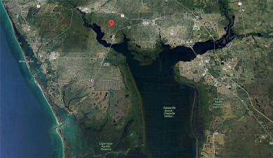 Great property for sale in Port Charlotte, that has 80 ft of on Riverwood Golf Club in Florida - for sale on GolfHomes.com, golf home, golf lot