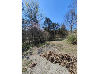 Ready for a vacation get-a-way?? This lot is ready for your on Holiday Island Executive Golf Course in Arkansas - for sale on GolfHomes.com, golf home, golf lot