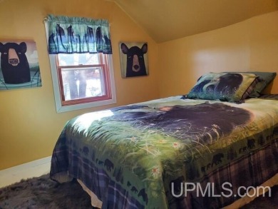 Make unforgettable memories at this 3 bedroom 2 full bath on Wyandotte Hills Golf Course in Michigan - for sale on GolfHomes.com, golf home, golf lot