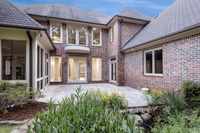 Stunning 4-bed, 3.5-bath home in one of Chenal's most desirable on Chenal Country Club - Bear Den Mountain in Arkansas - for sale on GolfHomes.com, golf home, golf lot