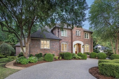 Stunning 4-bed, 3.5-bath home in one of Chenal's most desirable on Chenal Country Club - Bear Den Mountain in Arkansas - for sale on GolfHomes.com, golf home, golf lot