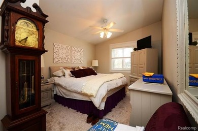 This lovely condo located directly across from White Lake Oaks on White Lake Oaks Golf Course in Michigan - for sale on GolfHomes.com, golf home, golf lot