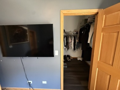 Largest River Bend end-unit townhome with 3 levels of living on River Bend Golf Club in Illinois - for sale on GolfHomes.com, golf home, golf lot