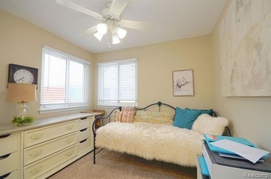 This lovely condo located directly across from White Lake Oaks on White Lake Oaks Golf Course in Michigan - for sale on GolfHomes.com, golf home, golf lot