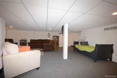 This lovely condo located directly across from White Lake Oaks on White Lake Oaks Golf Course in Michigan - for sale on GolfHomes.com, golf home, golf lot