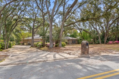 This beautiful 4/2 is situated in the charming Lake Lorraine on Shalimar Pointe Golf and Country Club in Florida - for sale on GolfHomes.com, golf home, golf lot