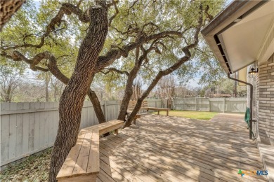 This is the one you have been waiting for. Only a 1 mile golf on Landa Park Golf Course in Texas - for sale on GolfHomes.com, golf home, golf lot