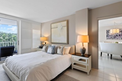 Gorgeous One-bedroom, Pied-a-Terre warm, cozy and beautifully on Palm Beach Par-3 Golf Course in Florida - for sale on GolfHomes.com, golf home, golf lot