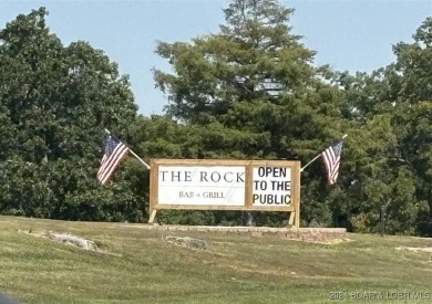 Come enjoy this peaceful setting on a very quiet street located on Indian Rock Golf Club in Missouri - for sale on GolfHomes.com, golf home, golf lot