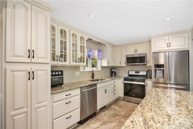 Welcome to 32 Par Harbor - Tranquil Golf Course Retreat in on Keowee Key Golf and Country Club in South Carolina - for sale on GolfHomes.com, golf home, golf lot