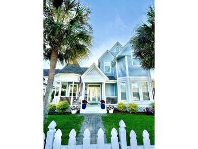 Location! Location! Location! Just 3 short blocks from the white on Regatta Bay Golf and Country Club in Florida - for sale on GolfHomes.com, golf home, golf lot