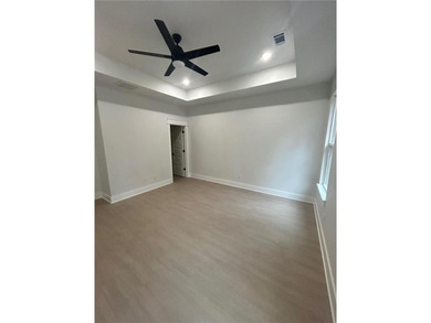 This open floorplan 2 bedroom, 2 bath house is beautiful! on Bella Vista - Metfield Golf Complex and Country Club in Arkansas - for sale on GolfHomes.com, golf home, golf lot