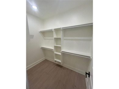 This open floorplan 2 bedroom, 2 bath house is beautiful! on Bella Vista - Metfield Golf Complex and Country Club in Arkansas - for sale on GolfHomes.com, golf home, golf lot