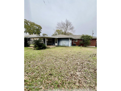 Welcome to this spacious 3-bedroom, 2-bath home offering 2,100 on Great Southern Golf Club in Mississippi - for sale on GolfHomes.com, golf home, golf lot