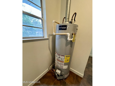 Welcome to this spacious 3-bedroom, 2-bath home offering 2,100 on Great Southern Golf Club in Mississippi - for sale on GolfHomes.com, golf home, golf lot