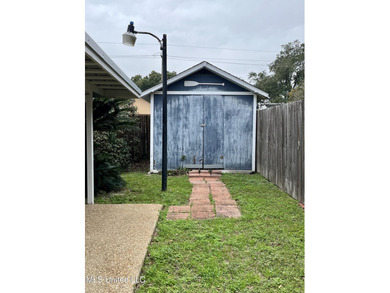 Welcome to this spacious 3-bedroom, 2-bath home offering 2,100 on Great Southern Golf Club in Mississippi - for sale on GolfHomes.com, golf home, golf lot